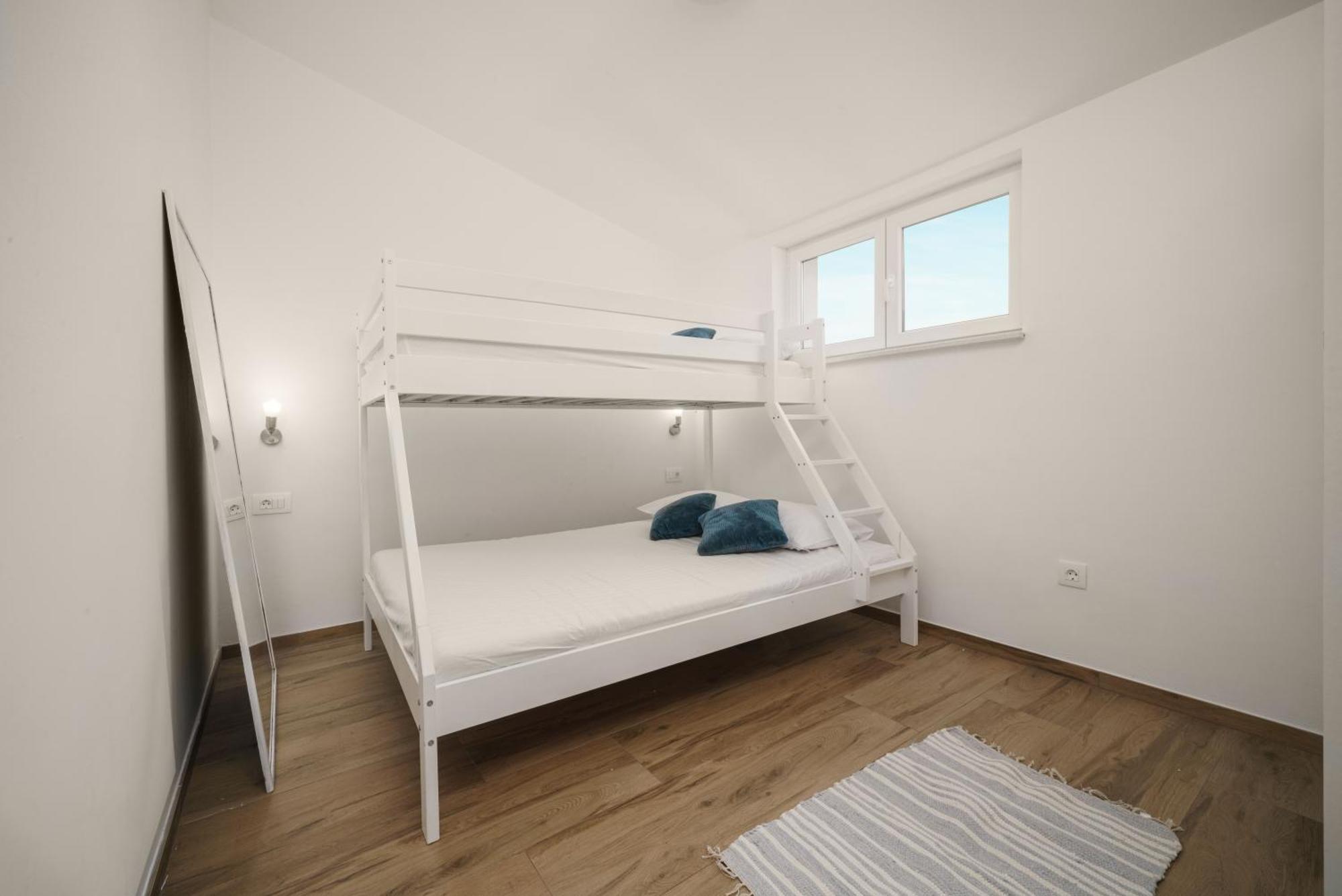 Mango Tourist Apartment Vodice